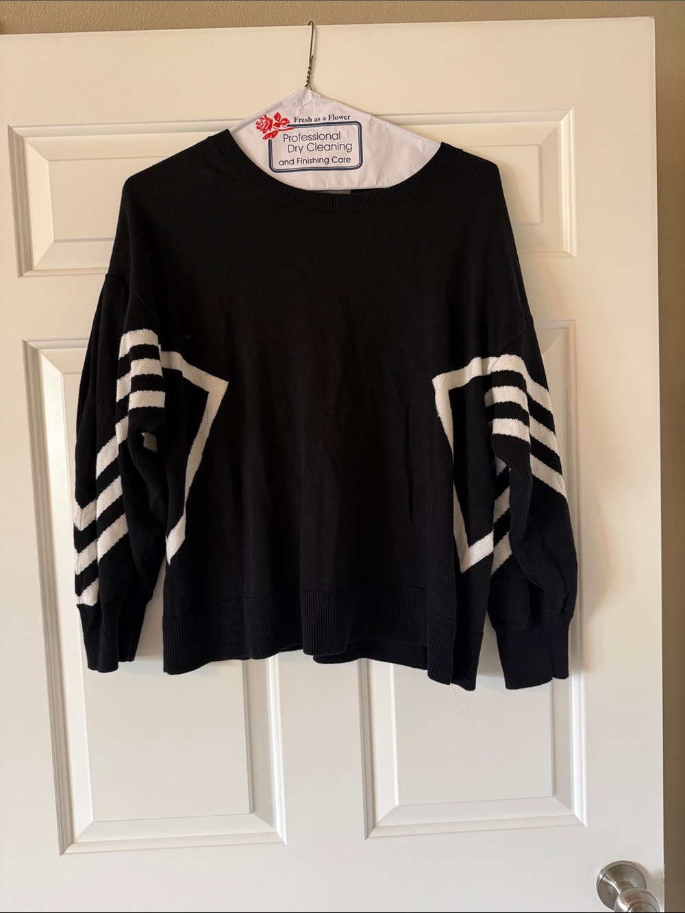 Vince Camuto Black Crewneck Sweater with White Chevron Sleeve Stripes